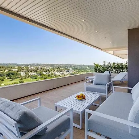 Exclusivo En Colinas Golf Apartment