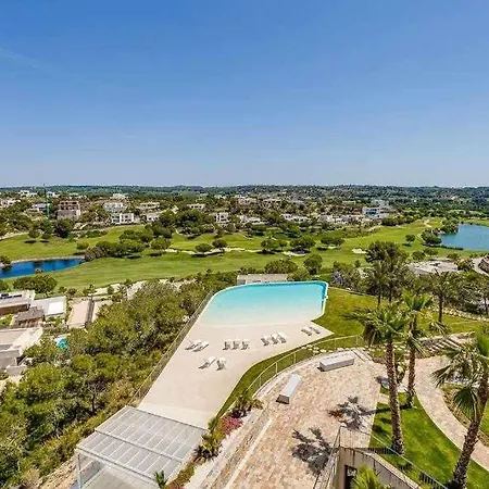 Exclusivo En Colinas Golf